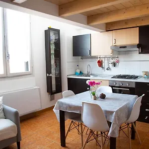  Apartamento Porta Galliera Italia